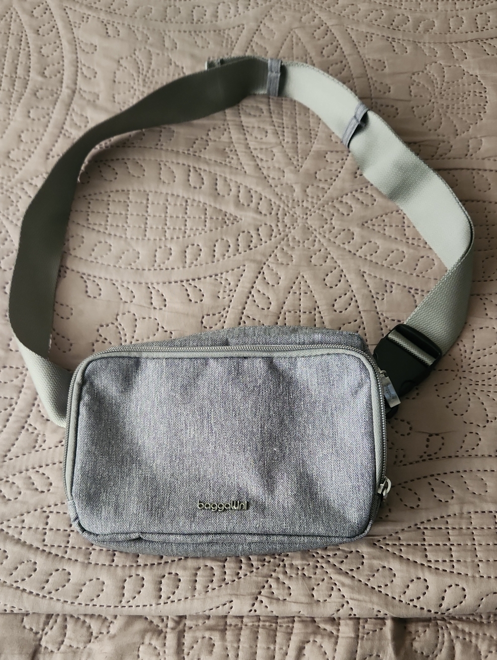 Baggallini Modern Belt Bag with Adjustable Strap